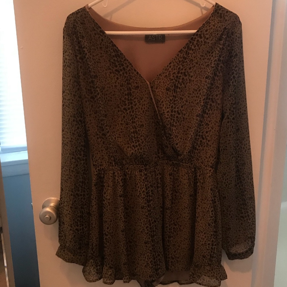 ASTR romper! - Picture 2 of 3
